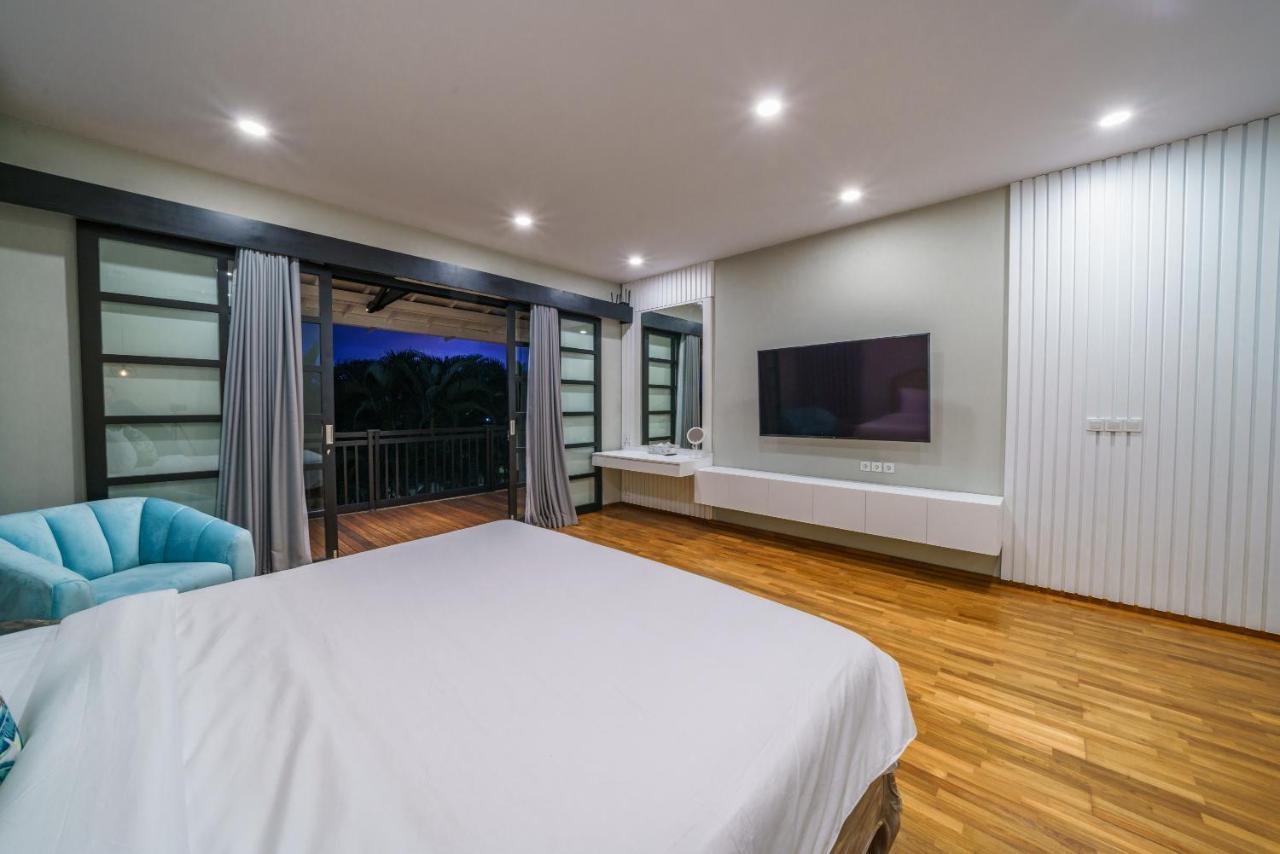Villa Okenada - Modern 5-Bedroom Pool Villa In Berawa! Чангу Экстерьер фото