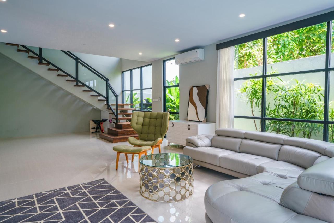 Villa Okenada - Modern 5-Bedroom Pool Villa In Berawa! Чангу Экстерьер фото