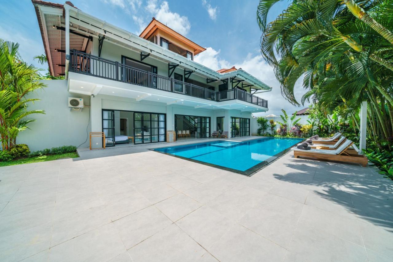 Villa Okenada - Modern 5-Bedroom Pool Villa In Berawa! Чангу Экстерьер фото